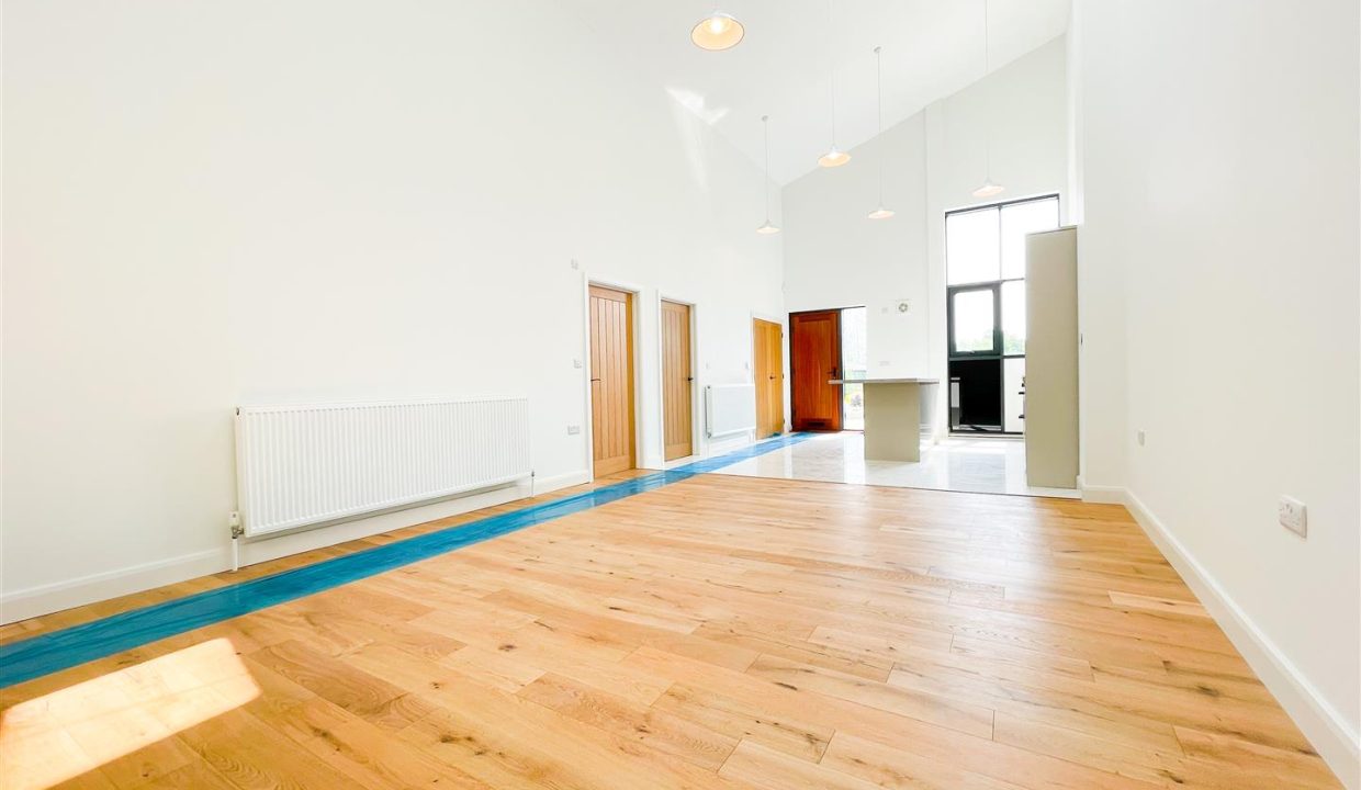 OPEN PLAN LIVING SPACE