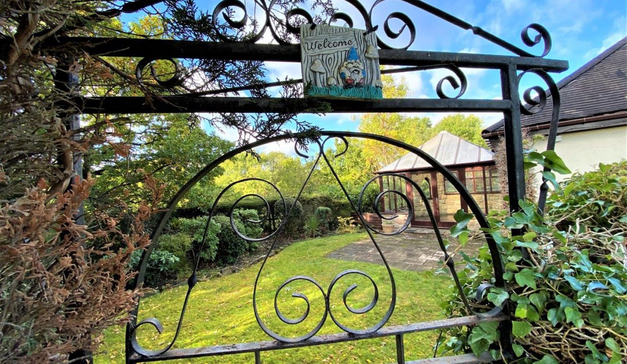 Enclosed garden