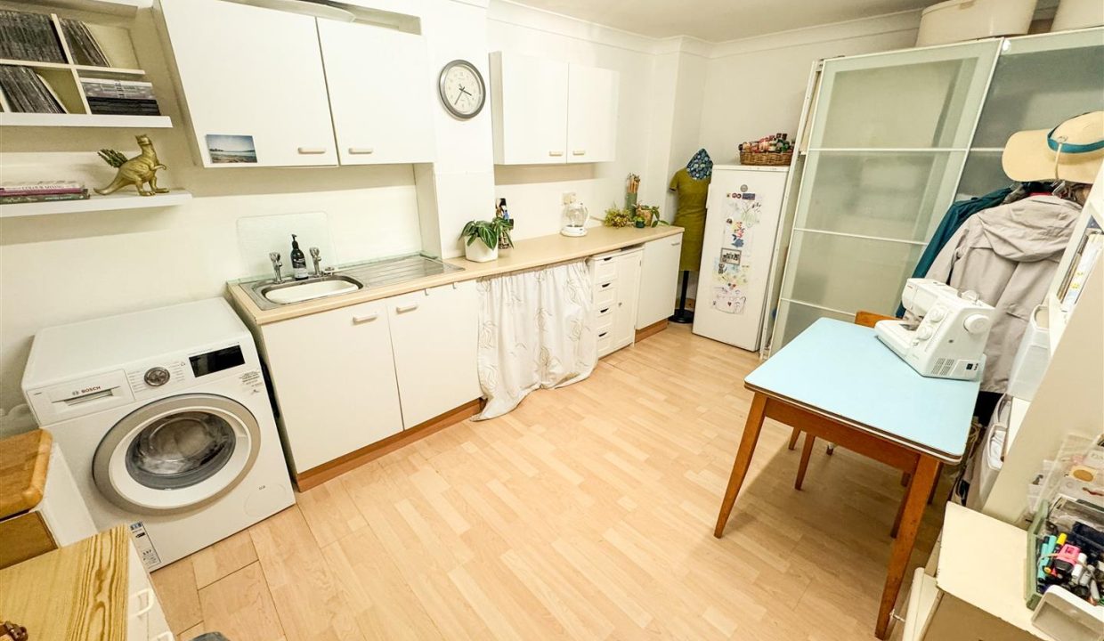 UTILITY AND CRAFT ROOM