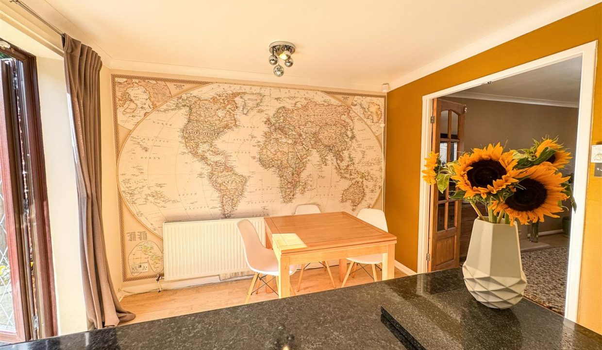 KITCHEN DINING ROOM