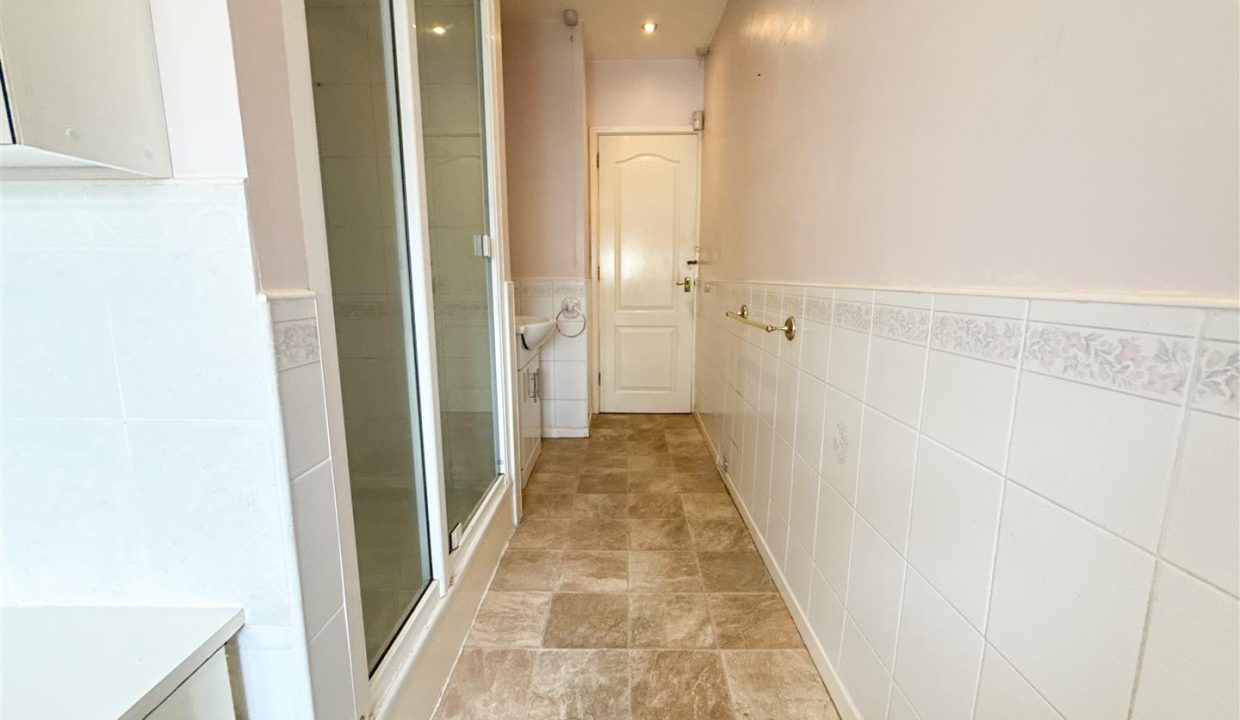FAMILY BATH AND SHOWER ROOM