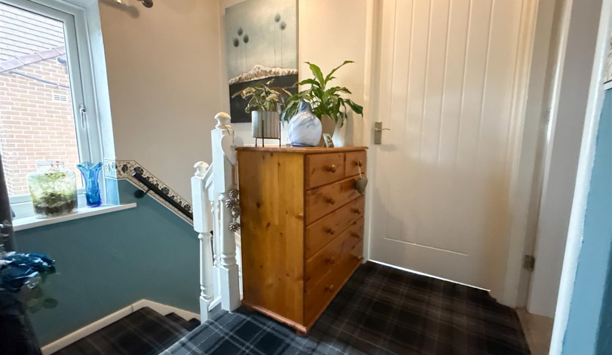 FIRST FLOOR LANDING AND STAIRS