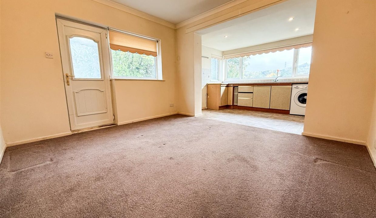 OPEN PLAN KITCHEN DINING ROOM