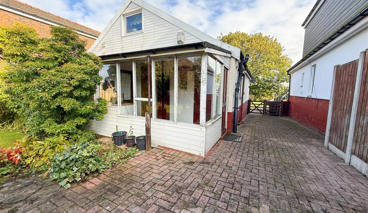 UTILITY PORCH AND SUNROOM