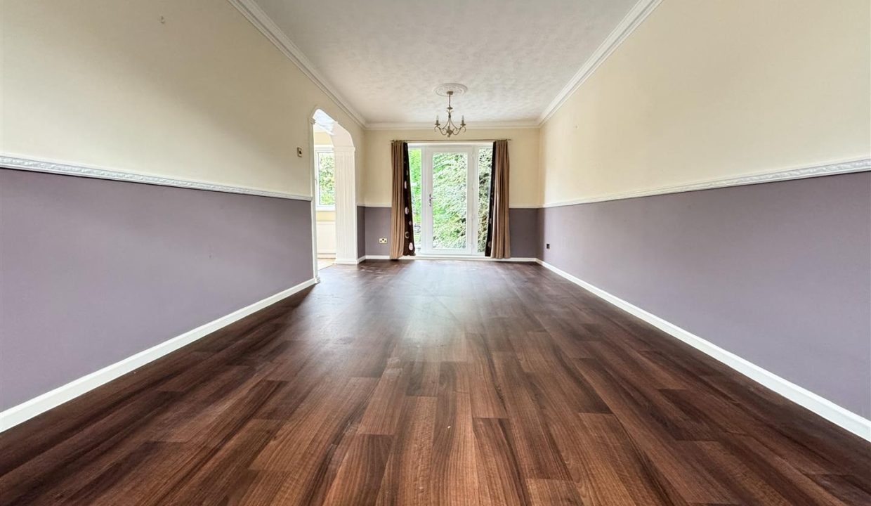 DINING FAMILY ROOM