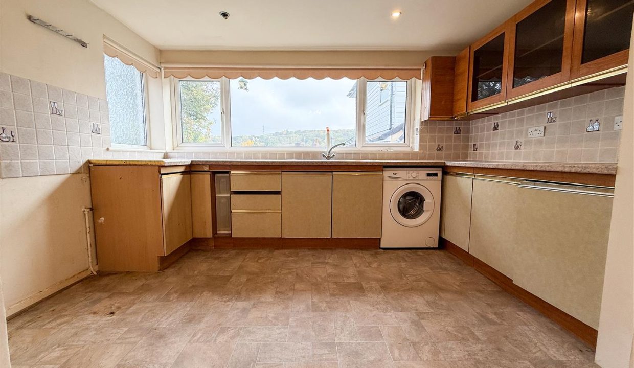 OPEN PLAN KITCHEN DINING ROOM