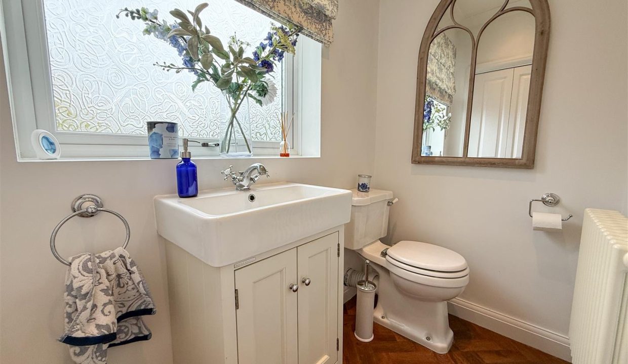 DOWNSTAIRS CLOACKROOM