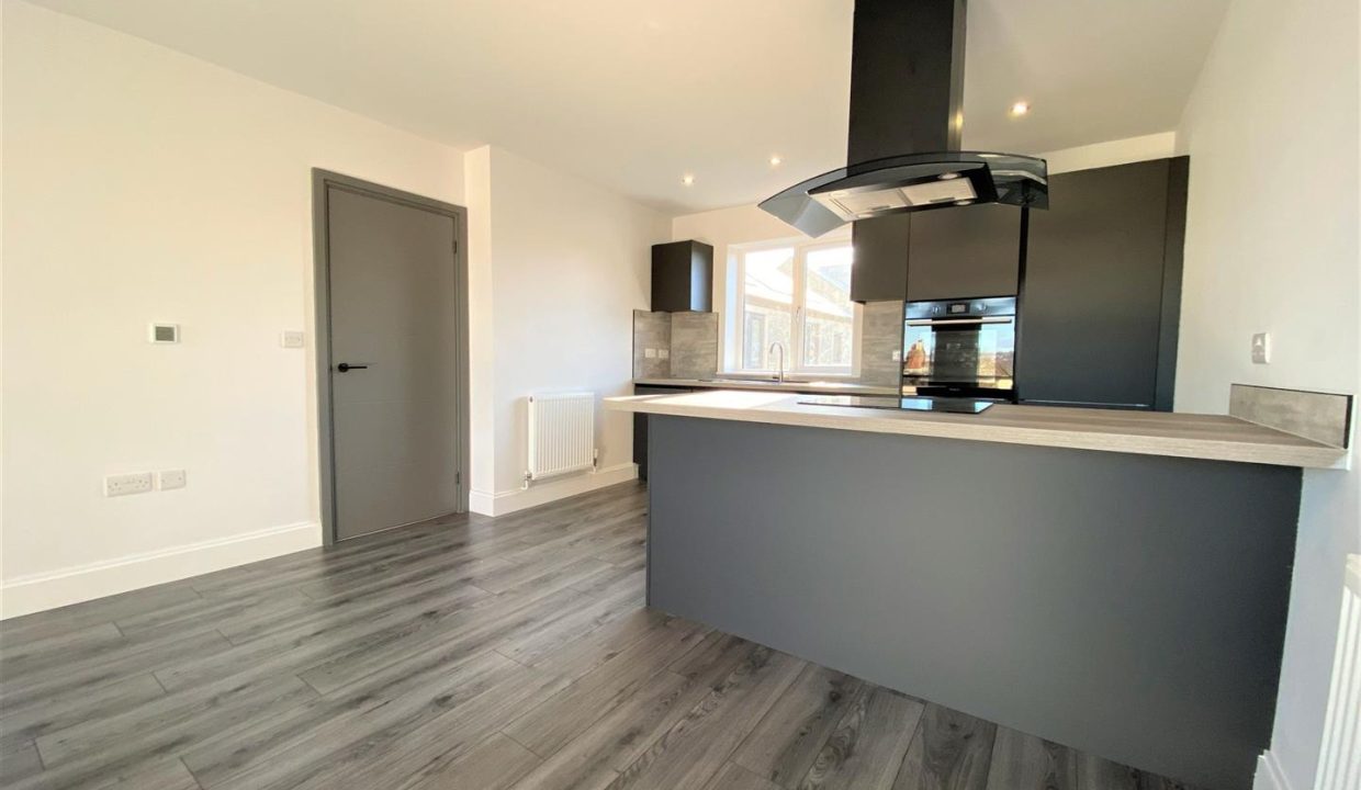 OPEN PLAN LIVING SPACE