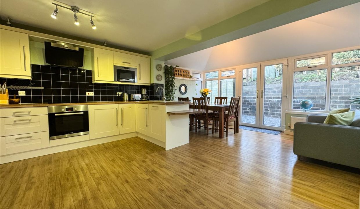 EXTENDED KITCHEN FAMILY ROOM