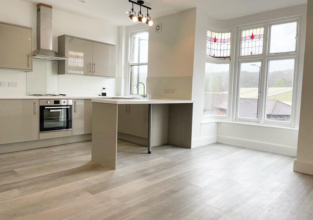 OPEN PLAN LIVING AREA