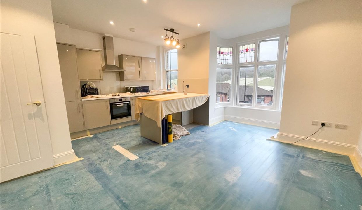 OPEN PLAN LIVING AREA