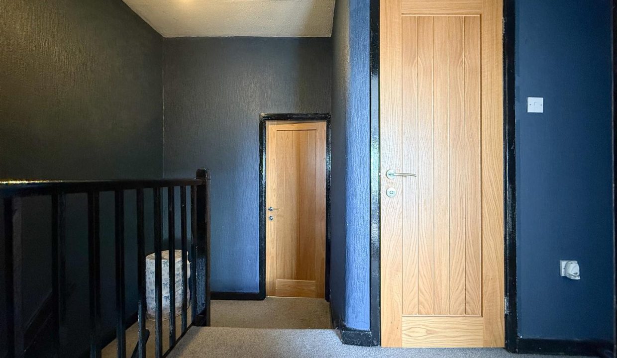 FIRST FLOOR LANDING AND STAIRS