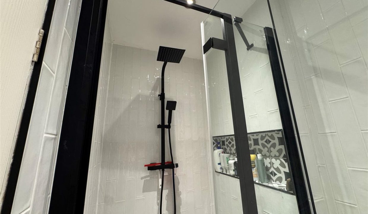 ENSUITE SHOWER ROOM