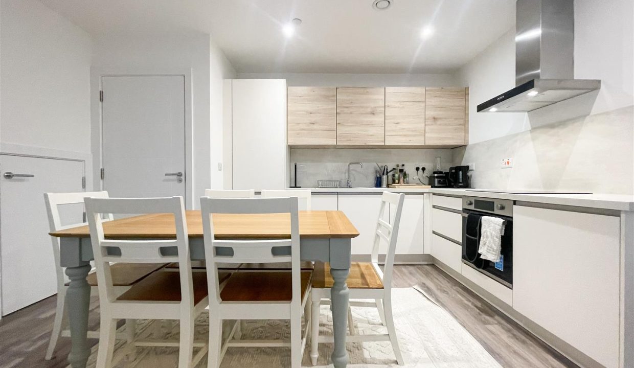 OPEN PLAN LIVING SPACE