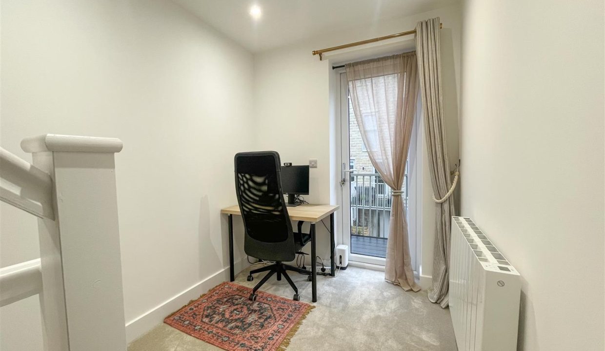 STAIRS RISING TO THIRD FLOOR LANDING