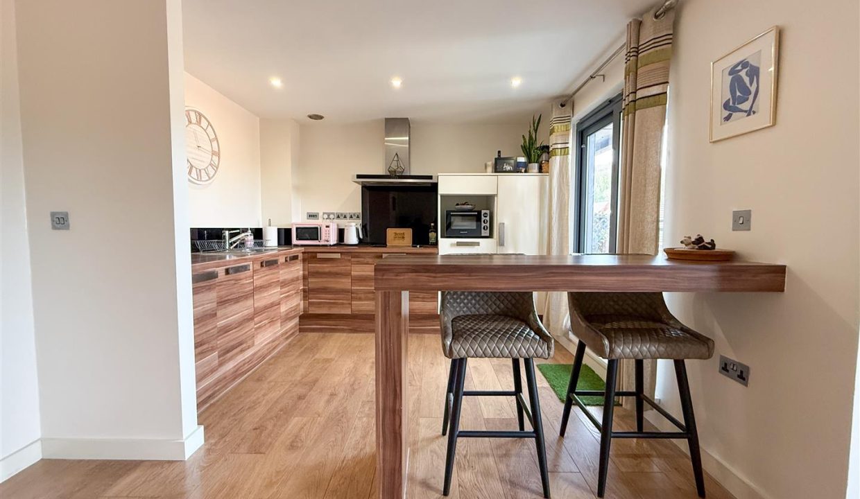 OPEN PLAN LOUNGE KITCHEN DINING ROOM