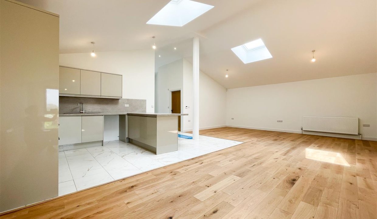 OPEN PLAN LIVING SPACE