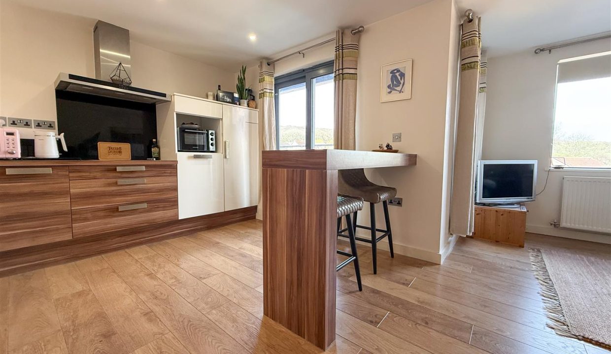 OPEN PLAN LOUNGE KITCHEN DINING ROOM