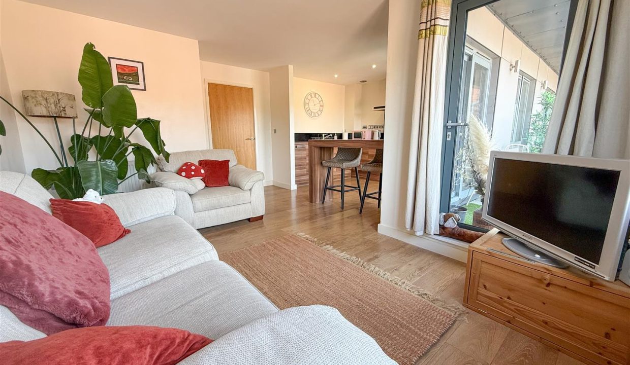 OPEN PLAN LOUNGE KITCHEN DINING ROOM