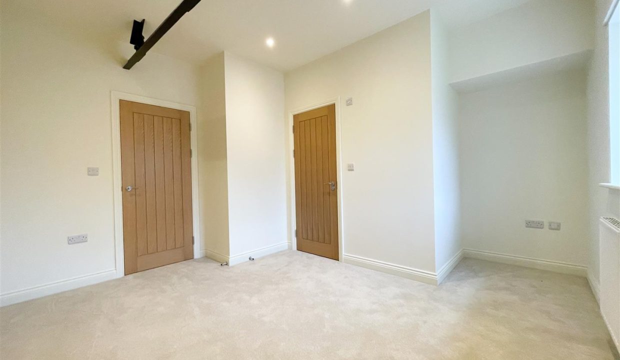 COMFORTABLE & VERSATILE BEDROOMS