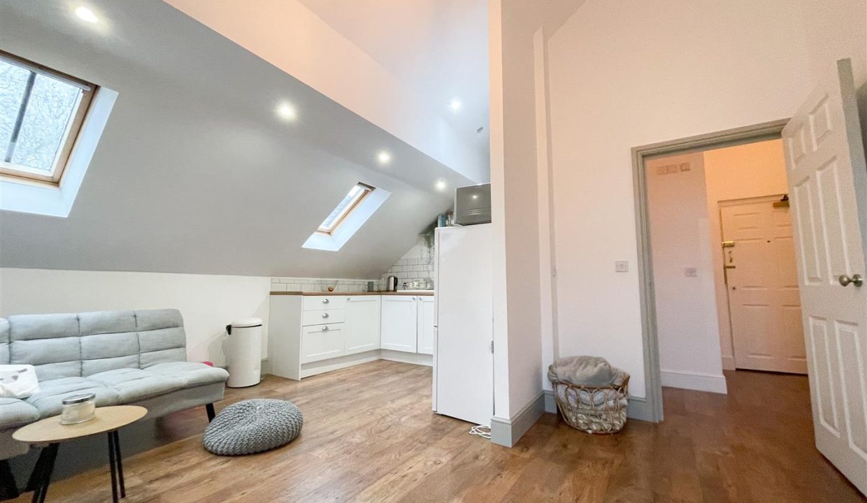 LOUNGE KITCHEN DINER