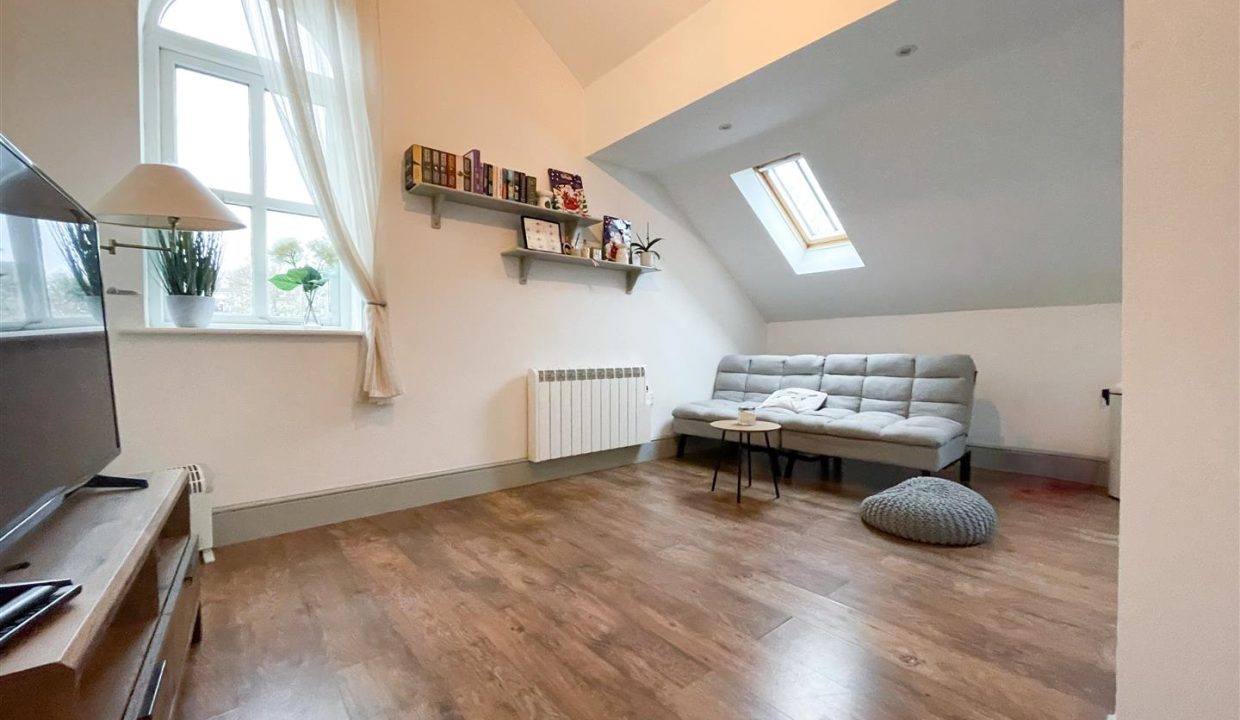 LOUNGE KITCHEN DINER