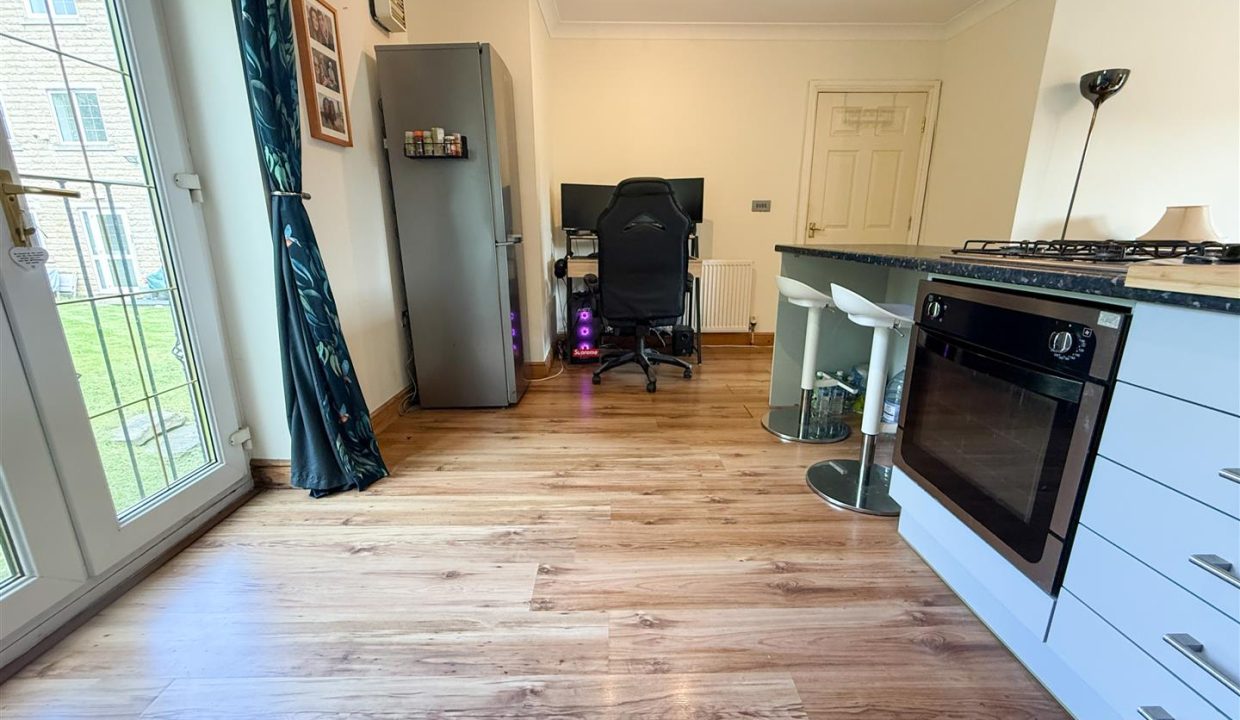 OPEN PLAN LOUNGE BREAKFAST KITCHEN