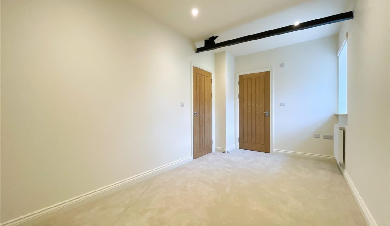 COMFORTABLE & VERSATILE BEDROOMS