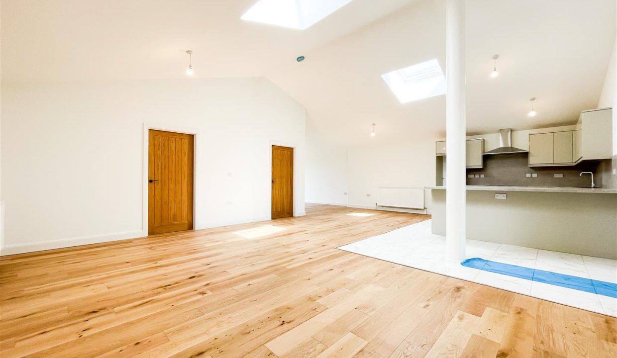 OPEN PLAN LIVING SPACE