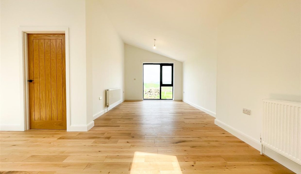 OPEN PLAN LIVING SPACE