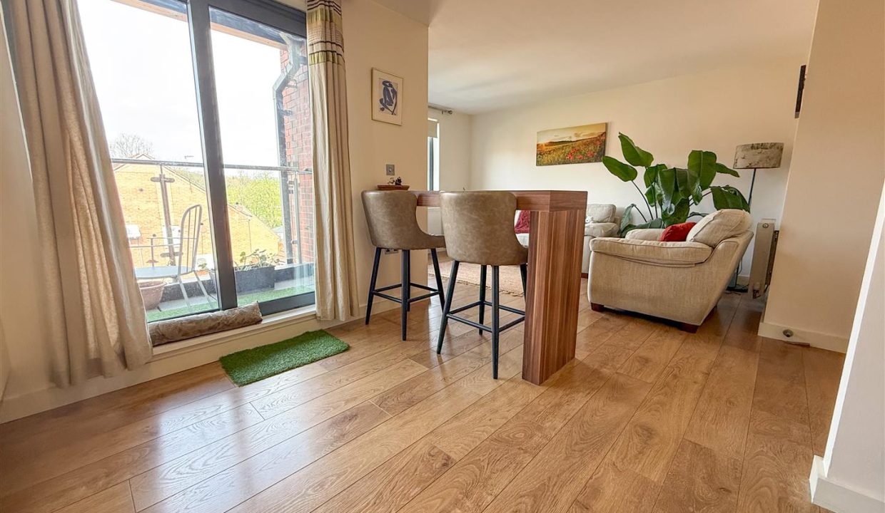 OPEN PLAN LOUNGE KITCHEN DINING ROOM