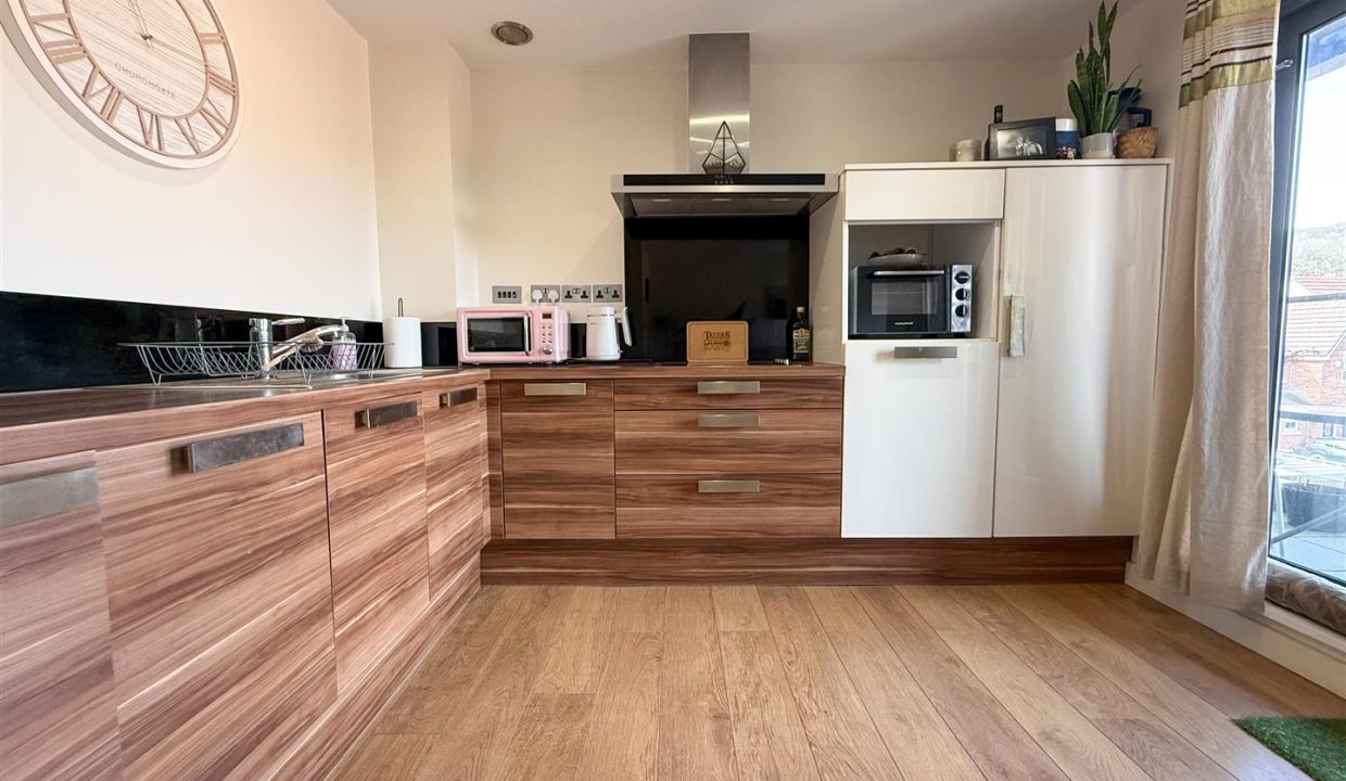 OPEN PLAN LOUNGE KITCHEN DINING ROOM