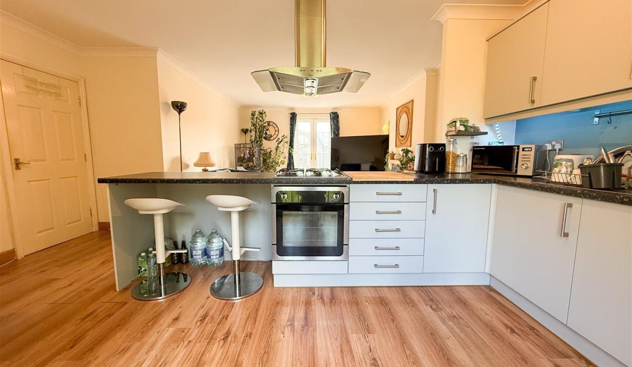 OPEN PLAN LOUNGE BREAKFAST KITCHEN