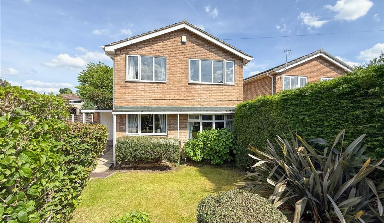 FRONT GARDEN