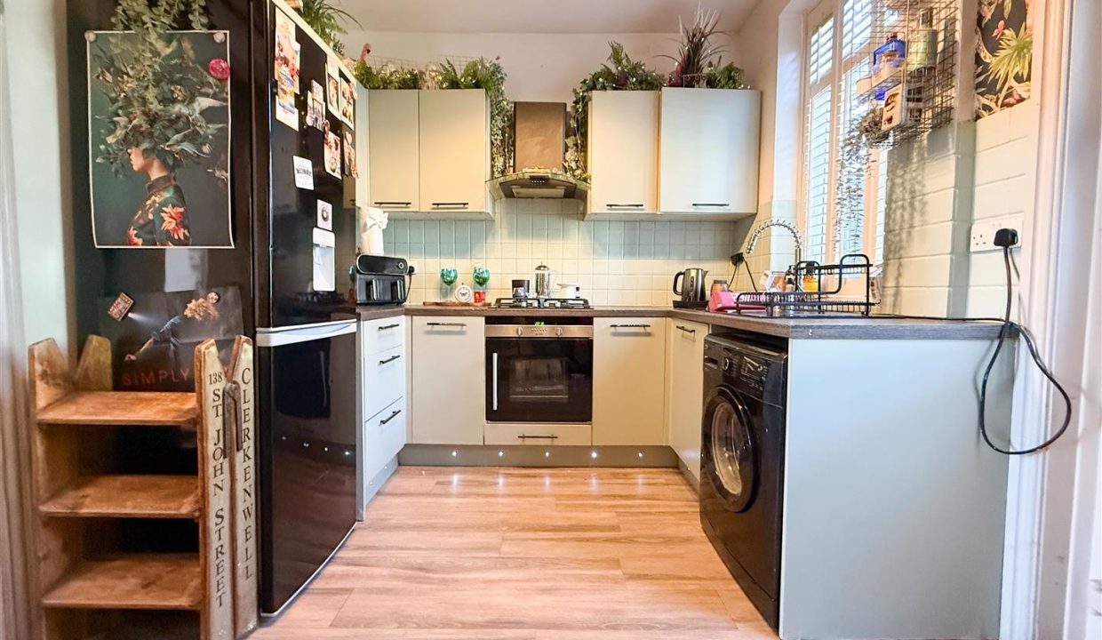 KITCHEN DINING ROOM