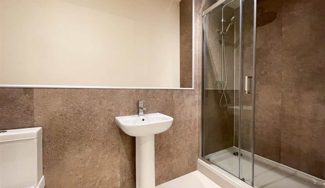 STYLISH EN-SUITE