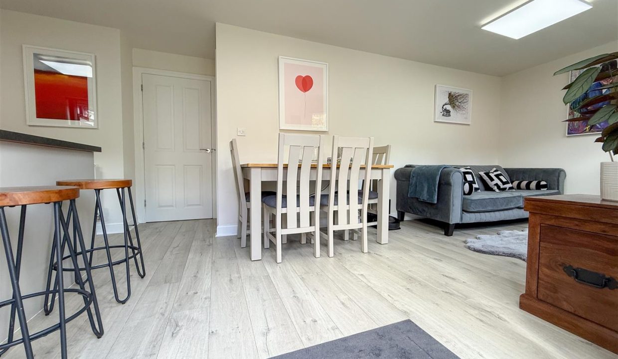 OPENPLAN KITCHEN DINING AND FAMILY ROOM