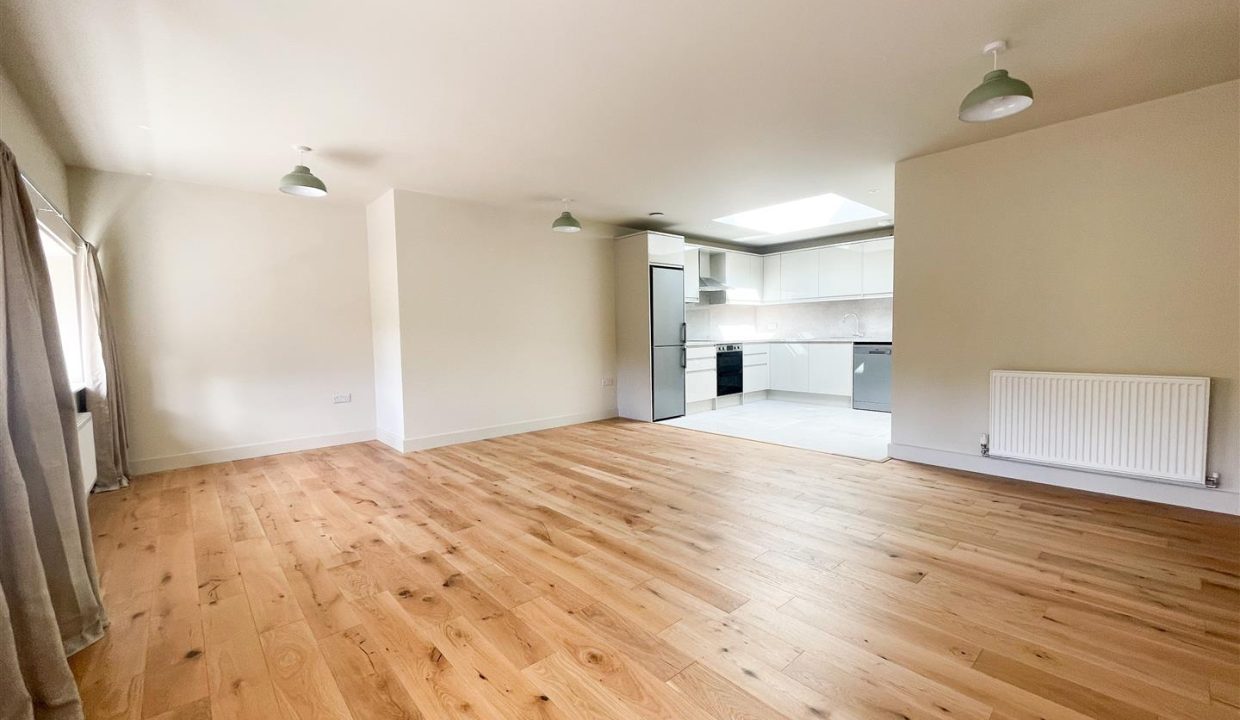 OPEN PLAN LIVING SPACES