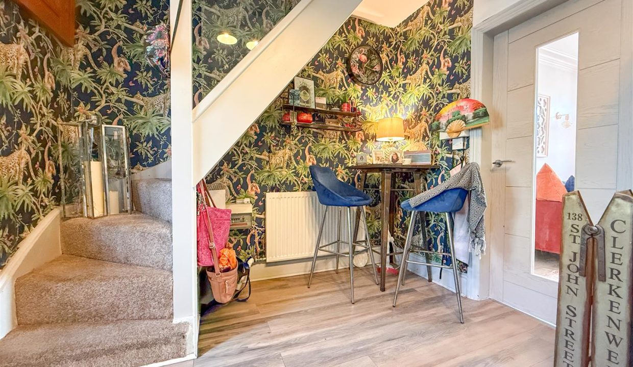 KITCHEN DINING ROOM