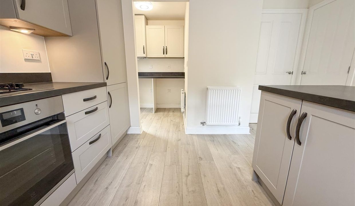 OPENPLAN KITCHEN DINING AND FAMILY ROOM