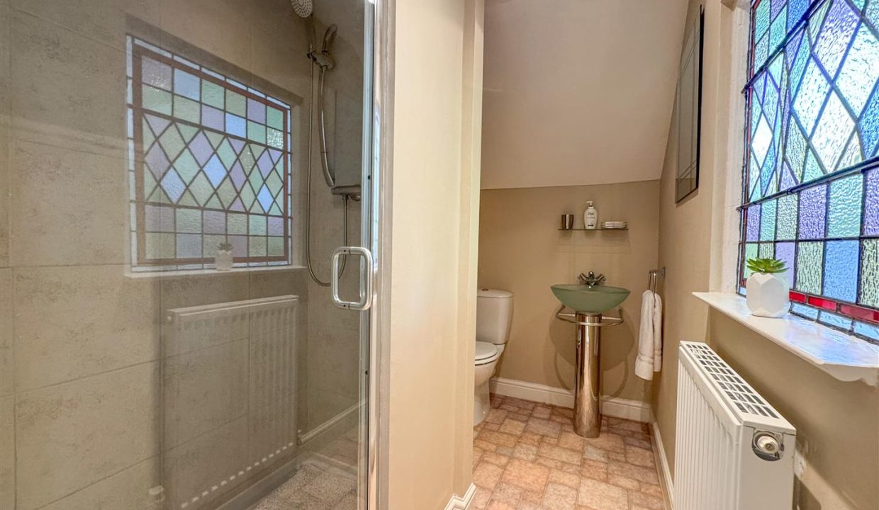EN SUITE