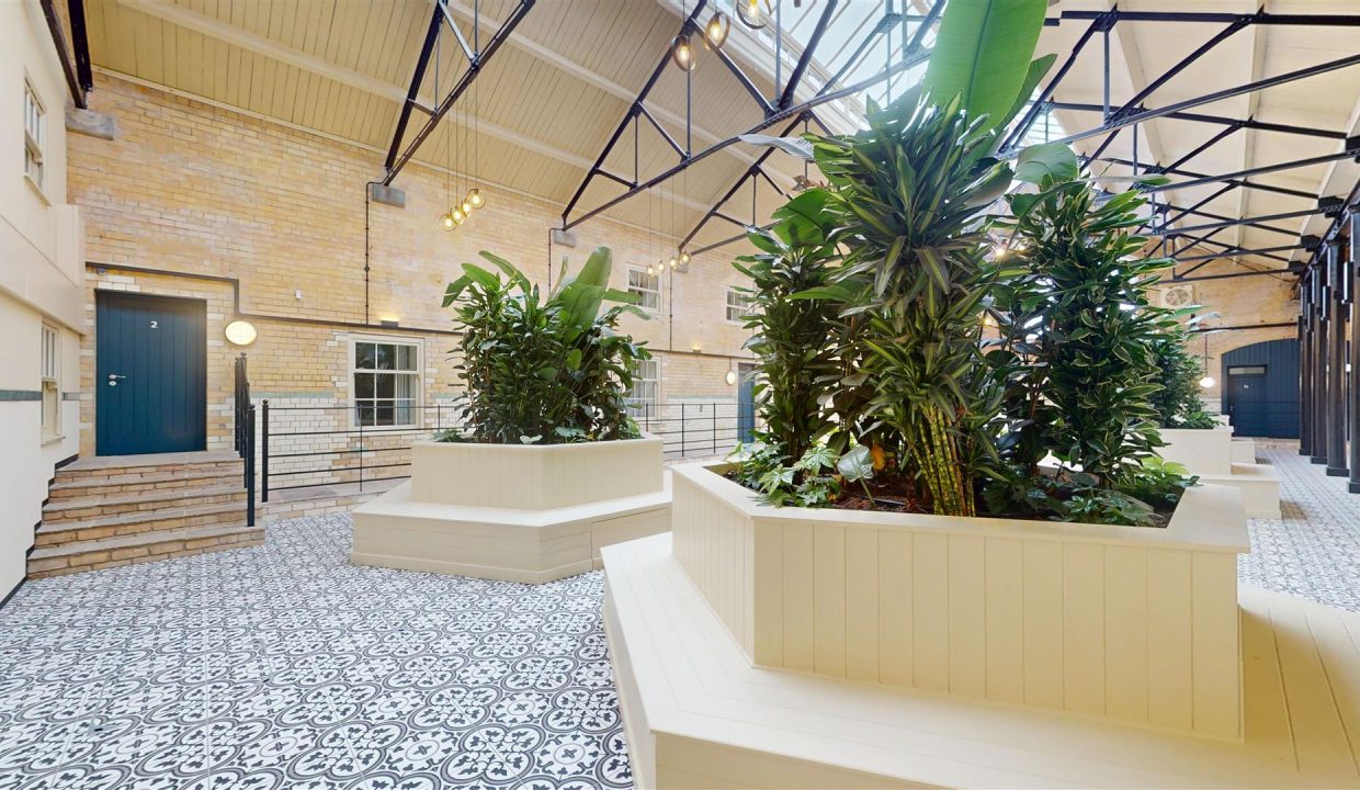 GRAND COMMUNAL ENTRANCE & HISTORIC HUB