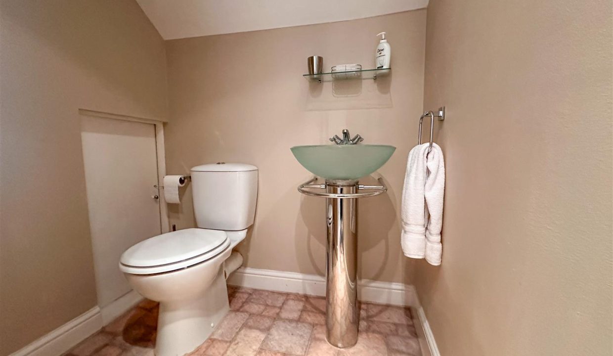 EN SUITE