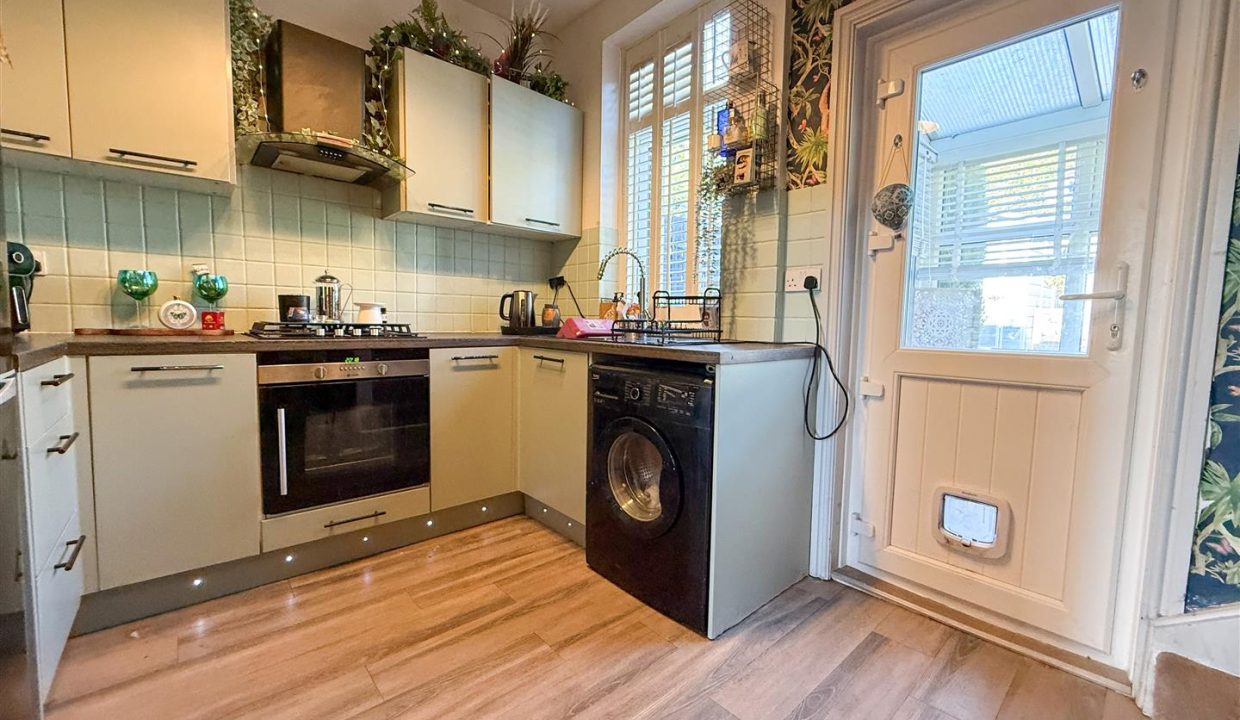 KITCHEN DINING ROOM