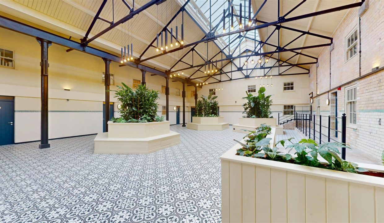 GRAND COMMUNAL ENTRANCE & HISTORIC HUB