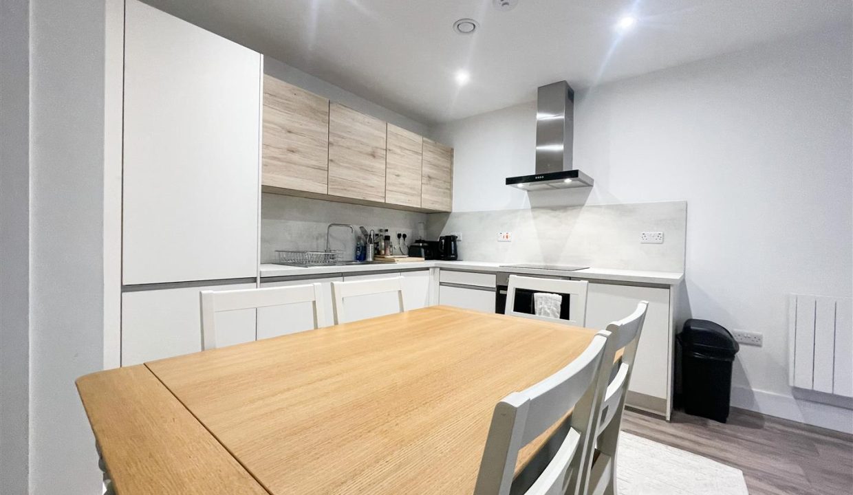 OPEN PLAN LIVING SPACE