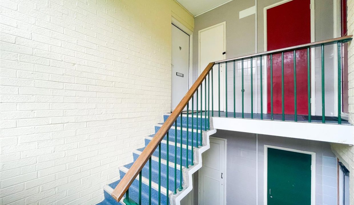 COMMUNAL ENTRANCE