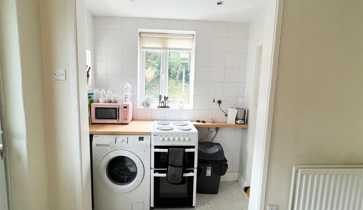 KITCHEN/BREAKFAST ROOM