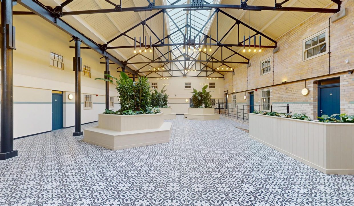 GRAND COMMUNAL ENTRANCE & HISTORIC HUB