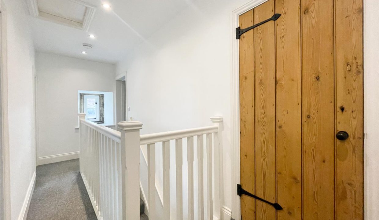 STAIRS & LANDING